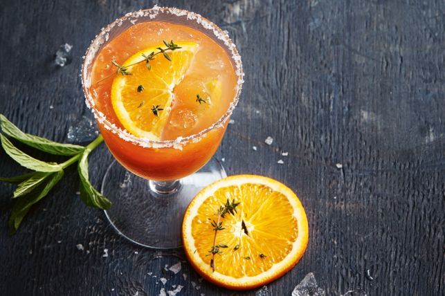 orange-passionfruit-and-thyme-gin-crush-109853-1